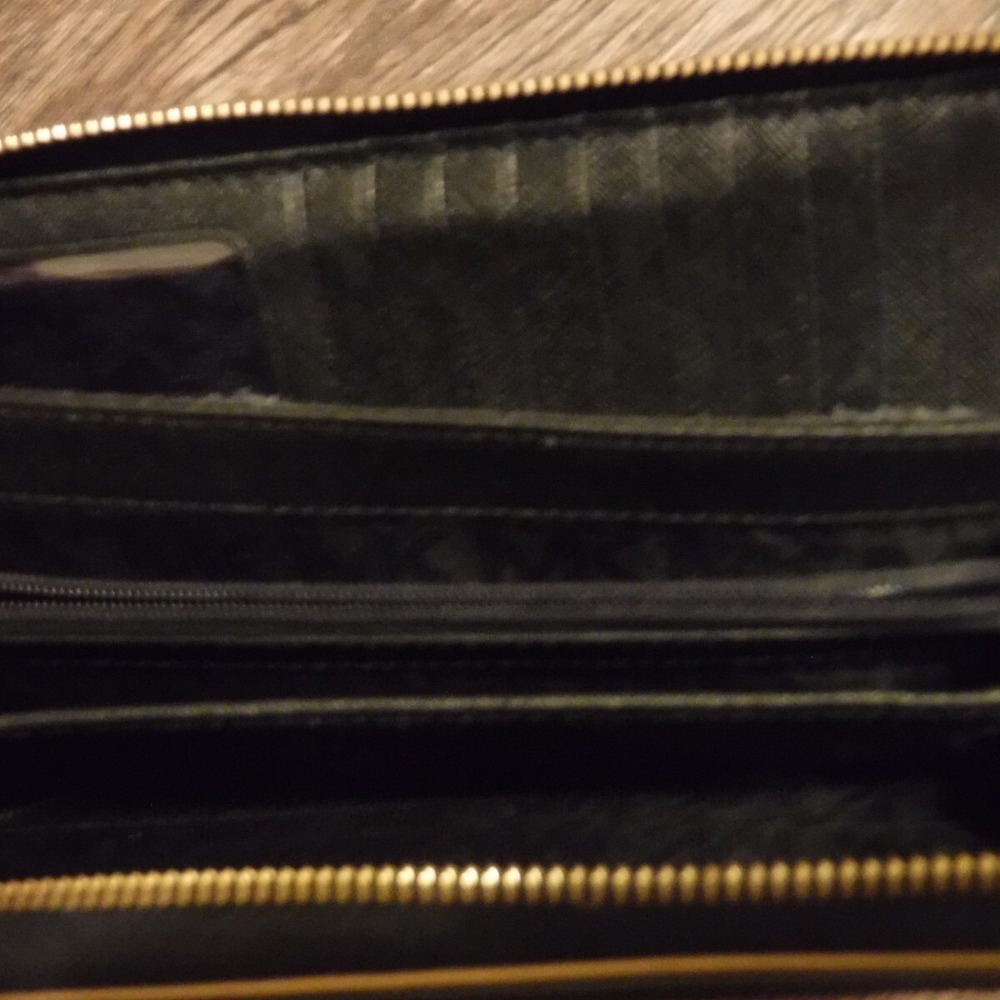 Michael Kors Jet Set Continental Wallet Womens Black Good Saffiano Wristlet Zip - Picture 9 of 9